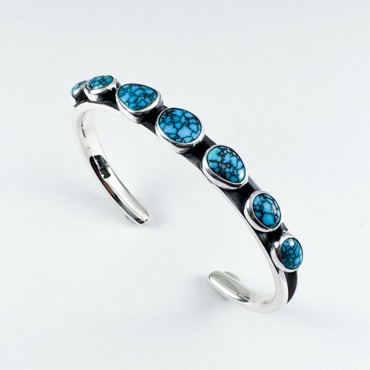 ターコイズ・サンゴアコヤパール装飾 ブレスレット　指輪 Number8 Silver Bangle 171 | ターコイズ・メンズシルバーアクセサリー